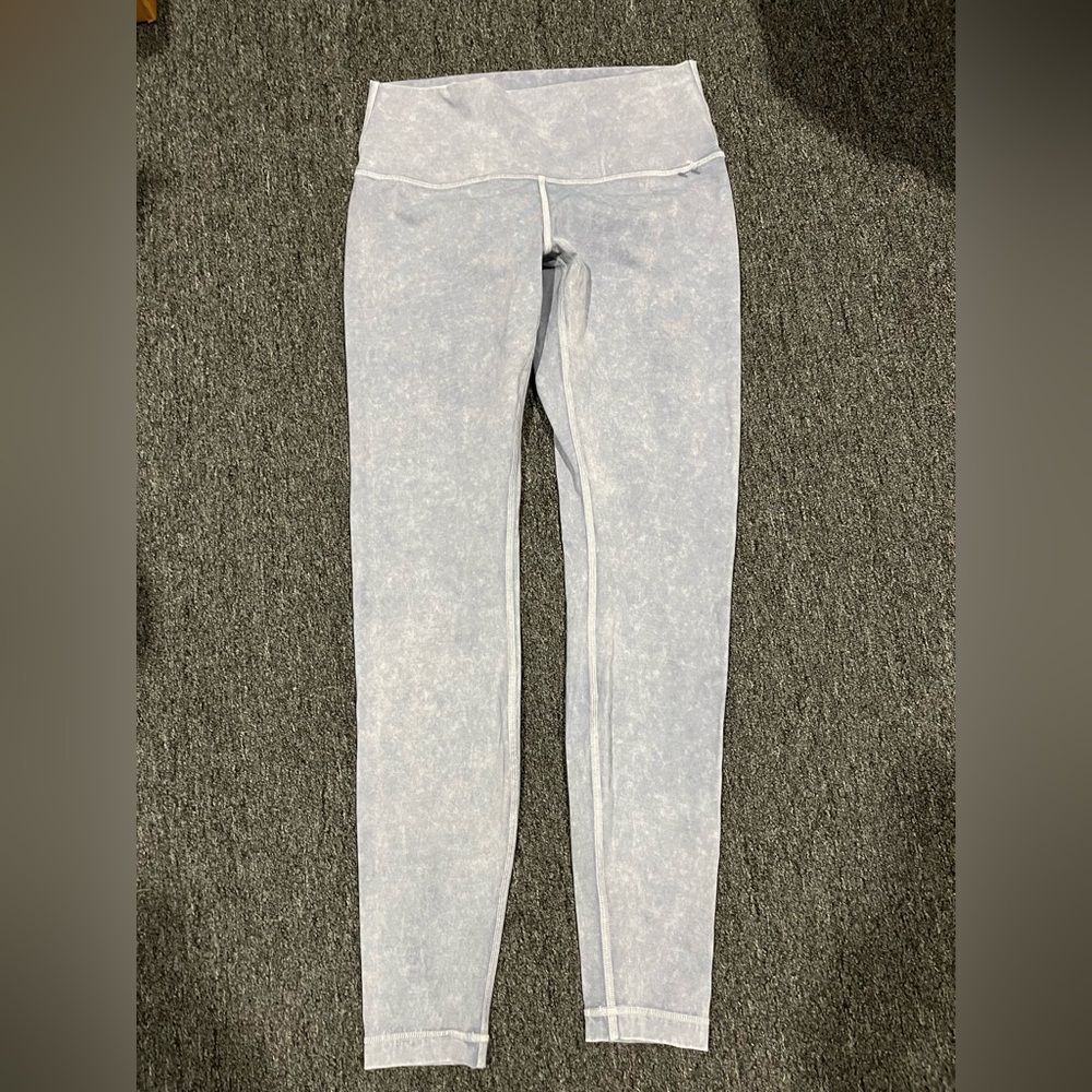 Lululemon Light Gray High-Waisted Leggings size 8